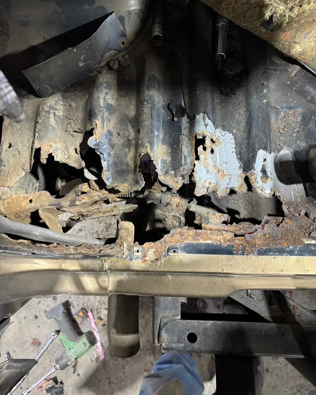 ランクル70 ボディマウント、フロア修理✨