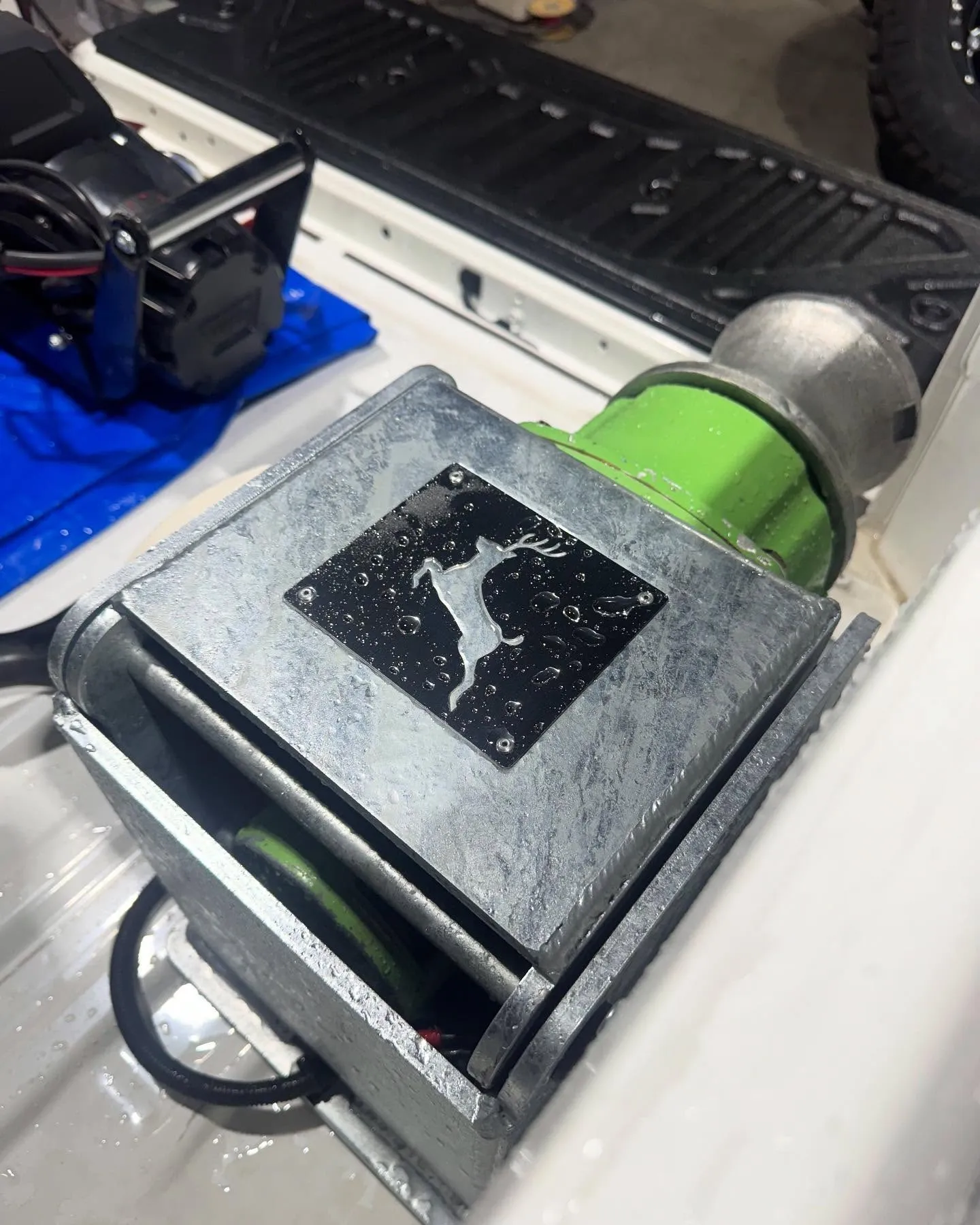 ハイラックス　アンカーウインチ取り付け✨