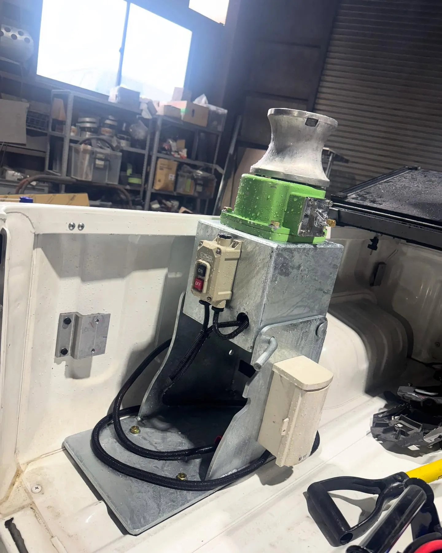 ハイラックス　アンカーウインチ取り付け✨