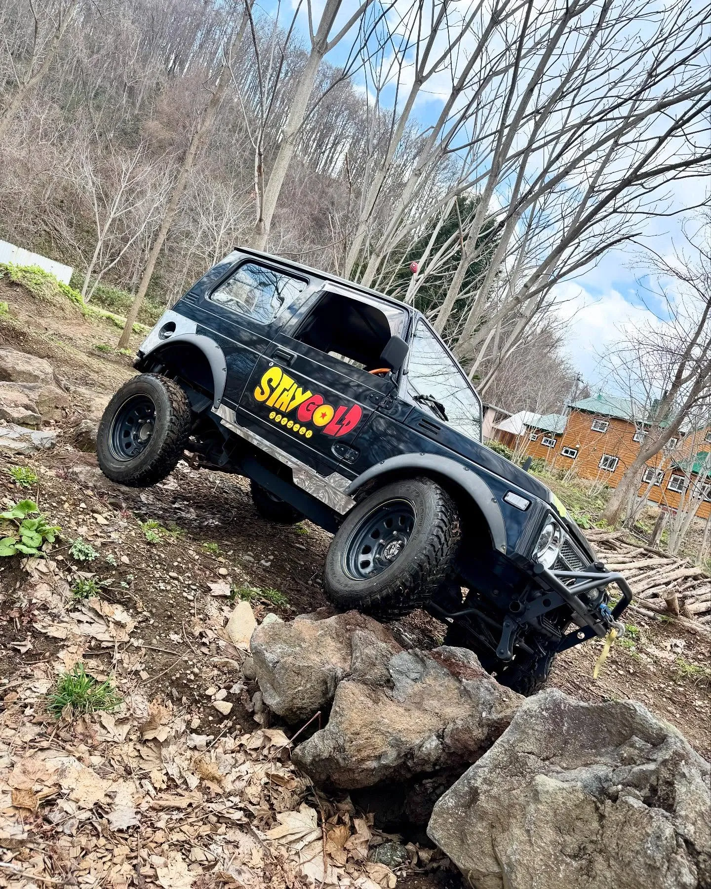 トライアウトにレッドラインの貸し出しジムニー置いてあります✨