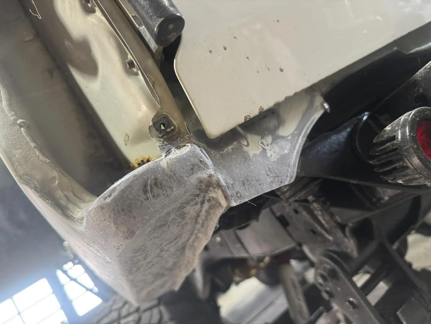 ランクル70 ランクル77サビ修理、板金塗装✨