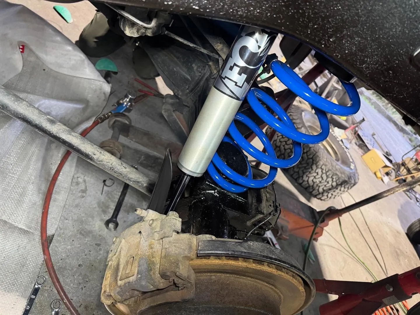 ランクル🚙リフトアップ、FOXショック取り付け✨