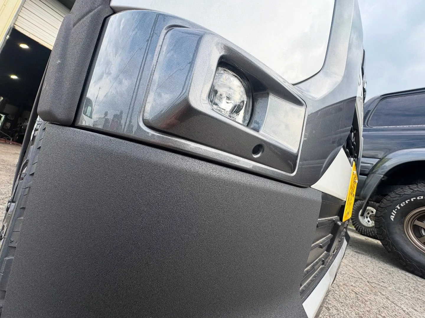 デリカミニ🚙ベッドライナービースト塗装✨