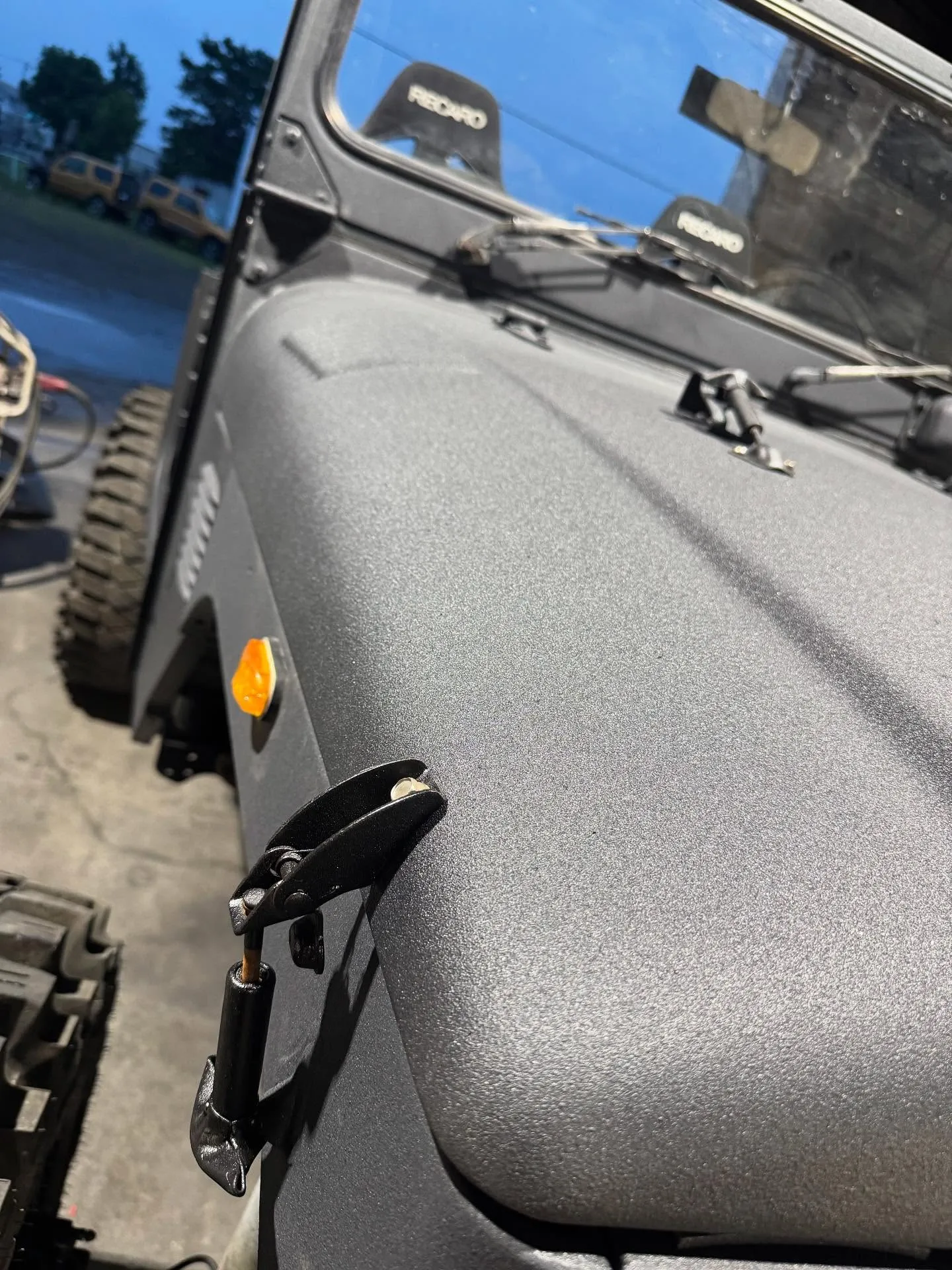 ランクル40🚗ベッドライナービースト塗装✨