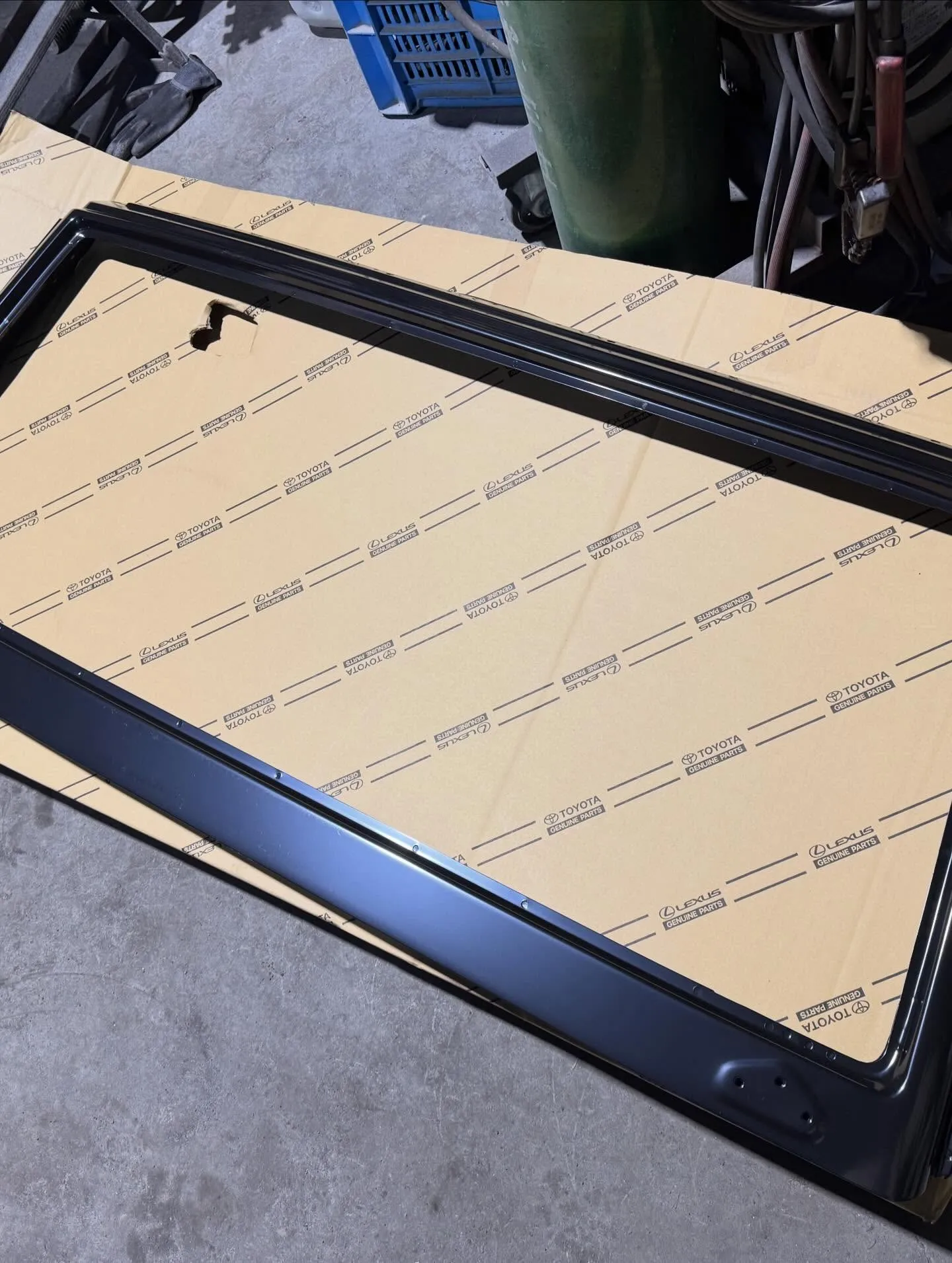 ランクル73フロントウインドフレーム新品交換🖼️