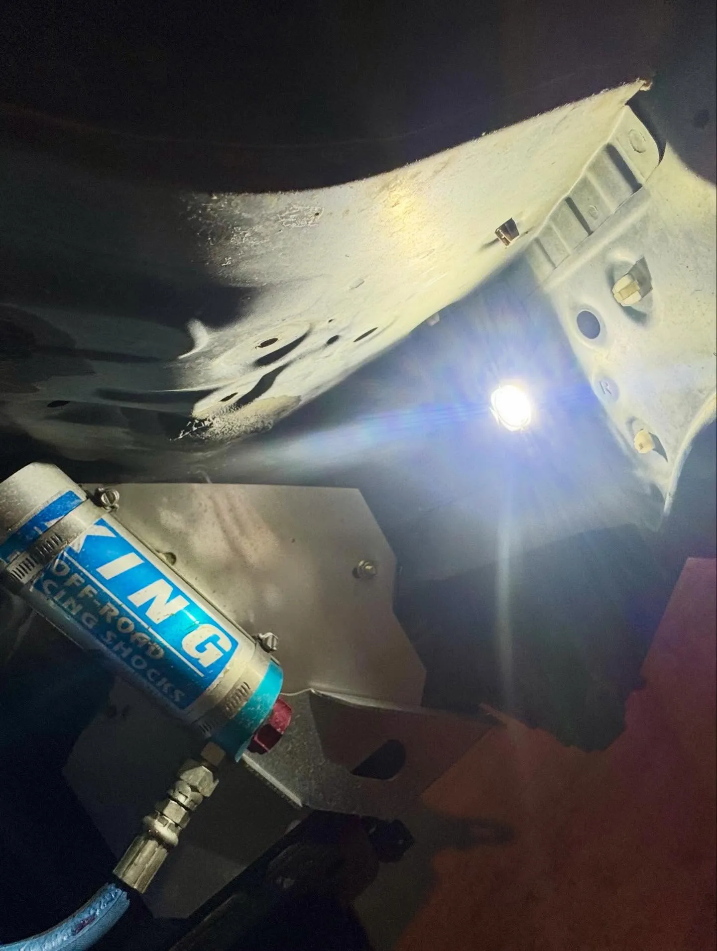 ライトカスタム✨ロックライト💡下回りライト🔦