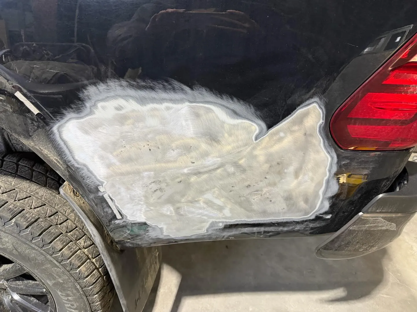 ハイラックス板金塗装✨