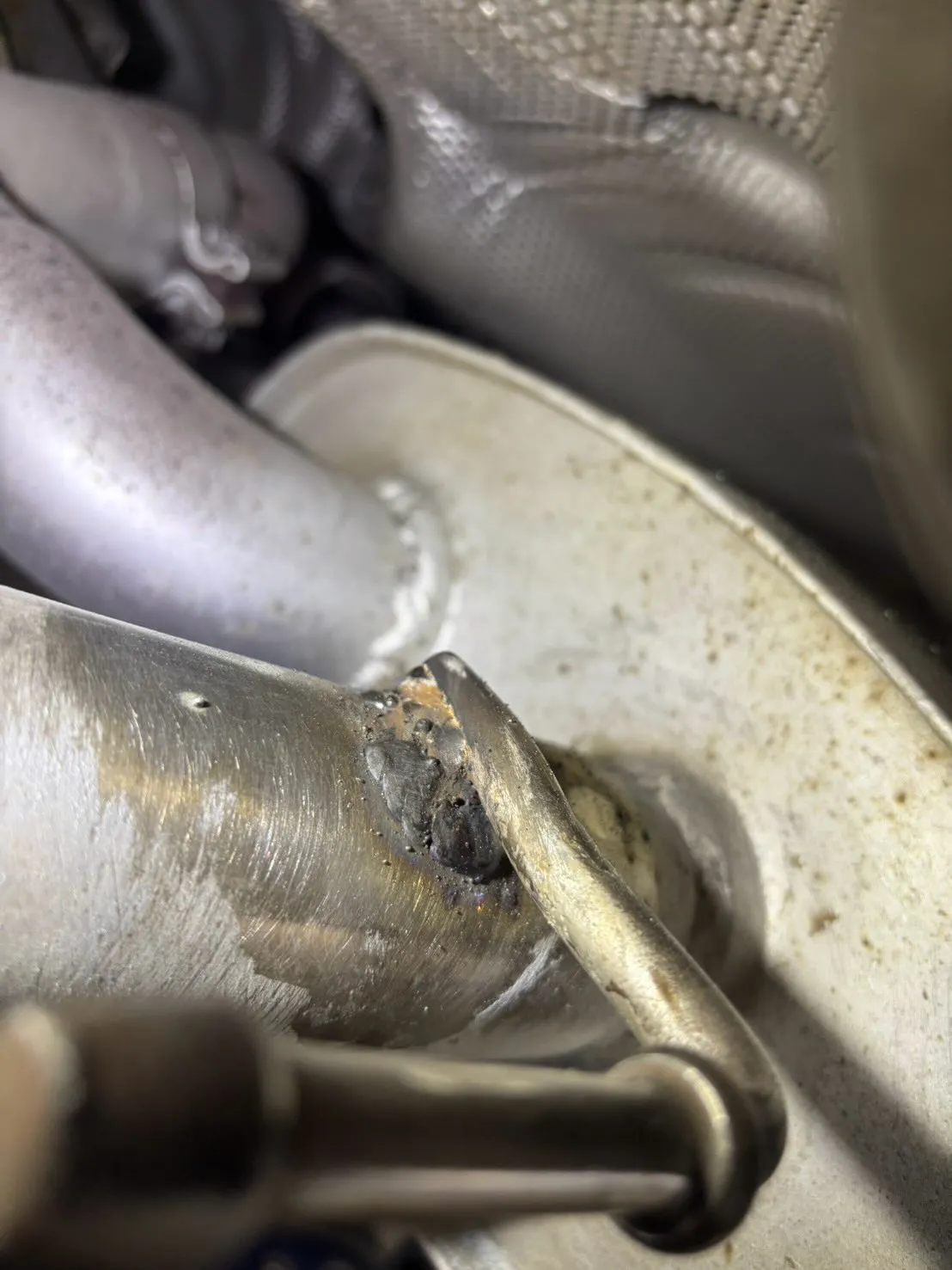 マフラー溶接修理👨‍🔧