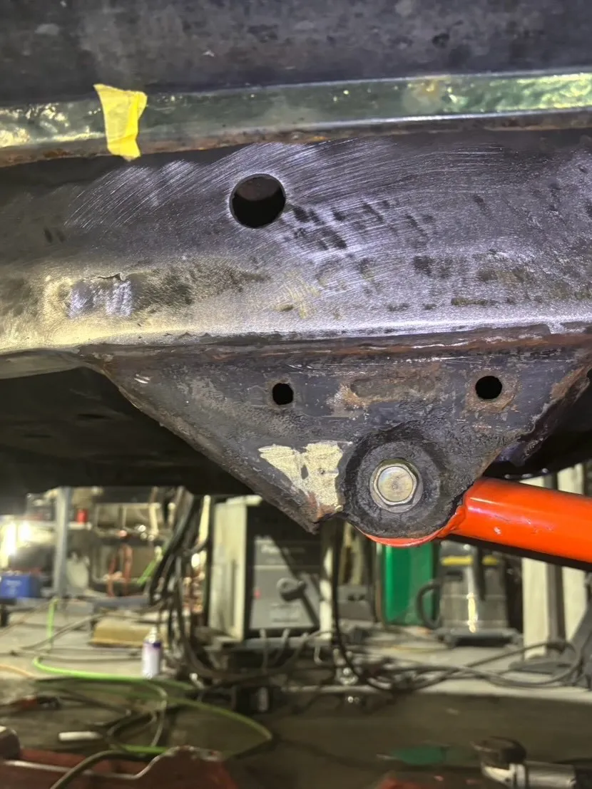 ランクル80🚗タイヤハウス、フレーム修理👨‍🔧